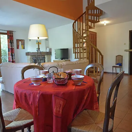 Villa In With Scenic Hilltop Views *