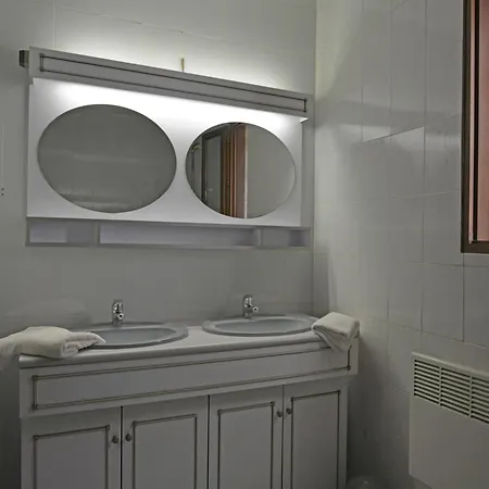Villa In With Scenic Hilltop Views Le Boulou