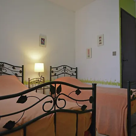 Villa In With Scenic Hilltop Views