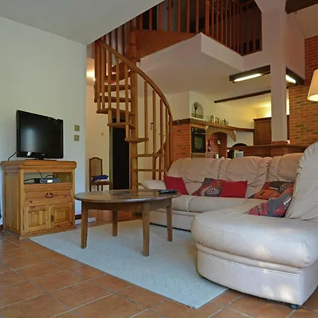 Villa In With Scenic Hilltop Views *