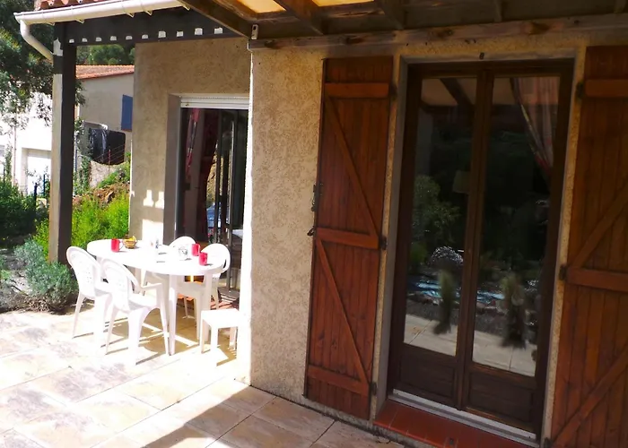 In With Scenic Hilltop Views Villa