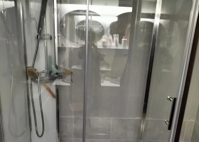 In With Scenic Hilltop Views Villa